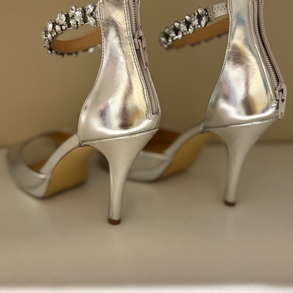 Elegant Silver Peep-Toe Heels - Picture 2 of 6